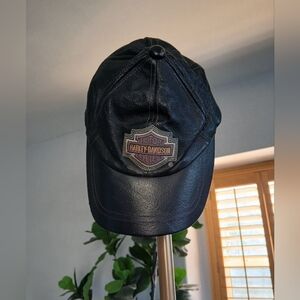 Harley Davidson Leather Vintage Baseball Cap in Black.